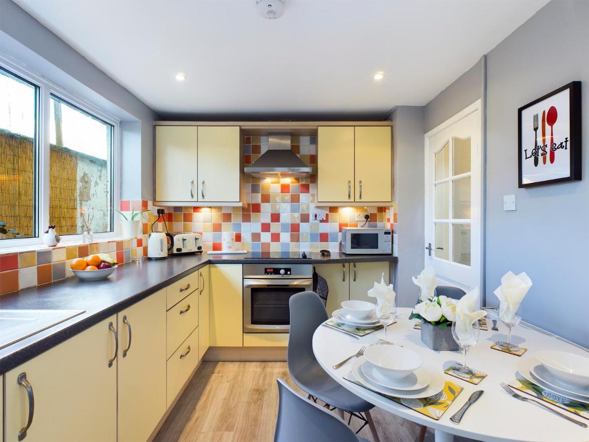 Welsh Country Cottage In Beautiful Village Llandudno Junction Buitenkant foto