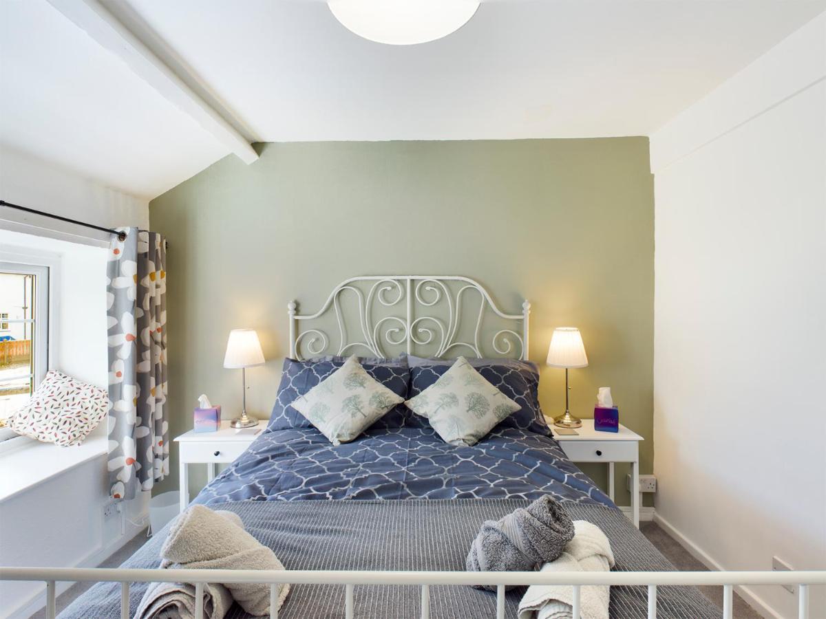 Welsh Country Cottage In Beautiful Village Llandudno Junction Buitenkant foto